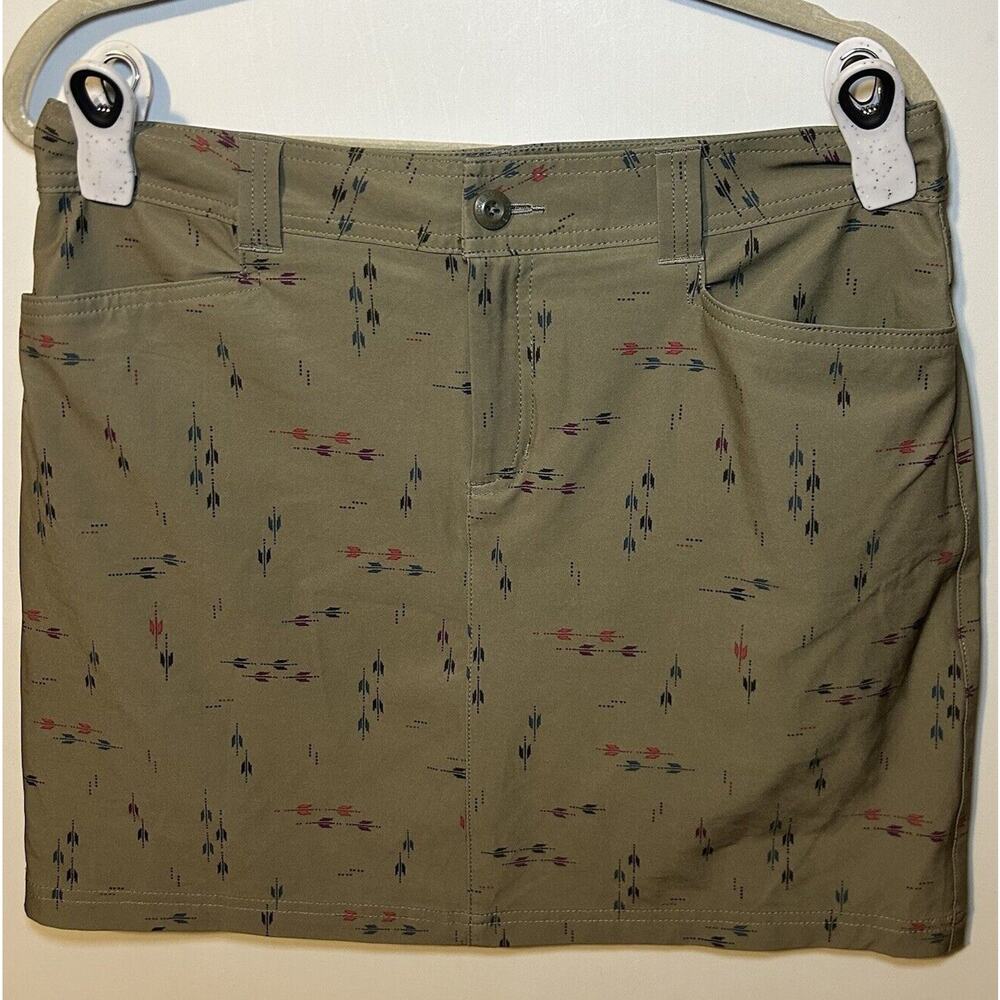 Eddie Bauer Womens Adventurer 2.0 Skort Size 8 Arrow Print Olive Green